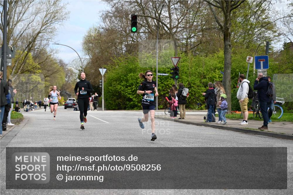 12.04.2026 - 45. Internationalen Wilhelmsburger Insellauf J. Mangold http://msf.ph/oto/9508256 12.04.2026 12:52:12 Ziel 5479, 5797, 4529, 5758, 2033, 4571, 2414, 4609, 5779, 4346, 4346 meine-sportfotos.de