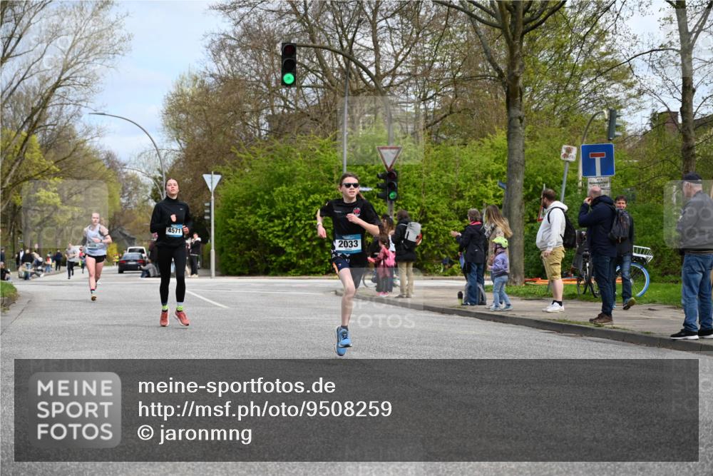 12.04.2026 - 45. Internationalen Wilhelmsburger Insellauf J. Mangold http://msf.ph/oto/9508259 12.04.2026 12:52:13 Ziel 5797, 4529, 5758, 2033, 4571, 2414, 4609, 4609, 5779, 4346 meine-sportfotos.de