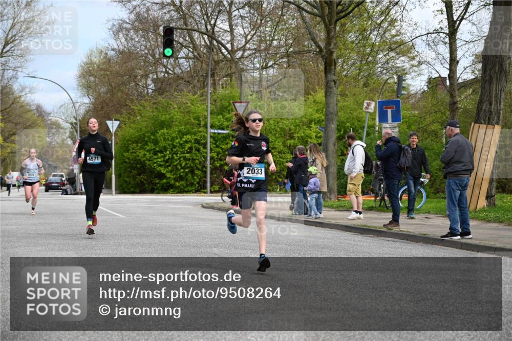 12.04.2026 - 45. Internationalen Wilhelmsburger Insellauf J. Mangold http://msf.ph/oto/9508264 12.04.2026 12:52:13 Ziel 5797, 4529, 5758, 2033, 4571, 2414, 4609, 4609, 5779, 4346 meine-sportfotos.de