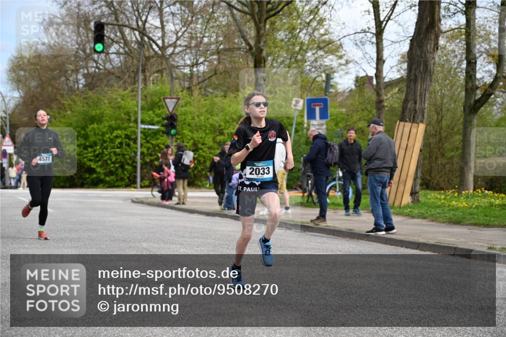 12.04.2026 - 45. Internationalen Wilhelmsburger Insellauf J. Mangold http://msf.ph/oto/9508270 12.04.2026 12:52:13 Ziel 5797, 4529, 5758, 2033, 4571, 2414, 4609, 4609, 5779, 4346 meine-sportfotos.de