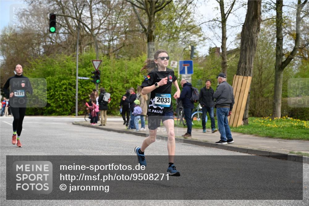 12.04.2026 - 45. Internationalen Wilhelmsburger Insellauf J. Mangold http://msf.ph/oto/9508271 12.04.2026 12:52:14 Ziel 5797, 4529, 5758, 2033, 4571, 2414, 4609, 5779, 4346 meine-sportfotos.de