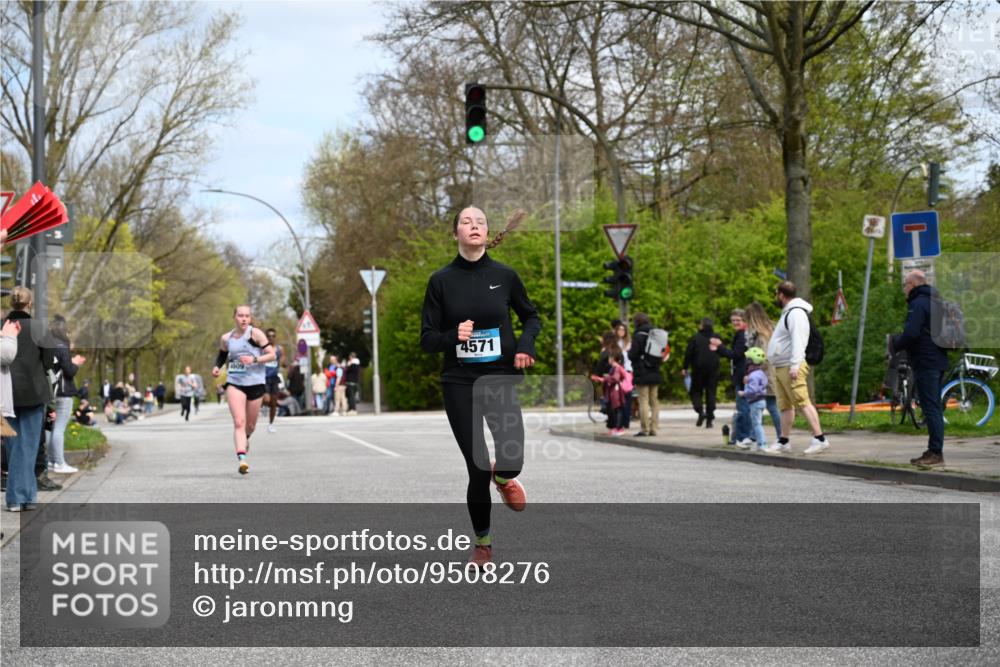 12.04.2026 - 45. Internationalen Wilhelmsburger Insellauf J. Mangold http://msf.ph/oto/9508276 12.04.2026 12:52:15 Ziel 4529, 5758, 2033, 4571, 2414, 4609, 5779, 4346 meine-sportfotos.de