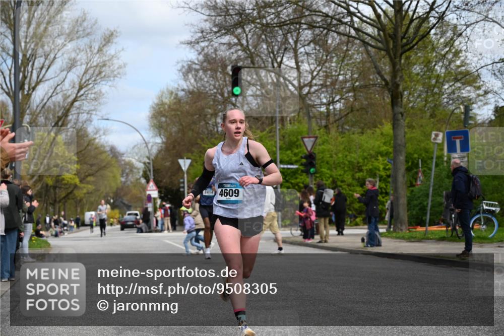 12.04.2026 - 45. Internationalen Wilhelmsburger Insellauf J. Mangold http://msf.ph/oto/9508305 12.04.2026 12:52:18 Ziel 5758, 2033, 4571, 2414, 4609, 5779, 4346, 5763 meine-sportfotos.de
