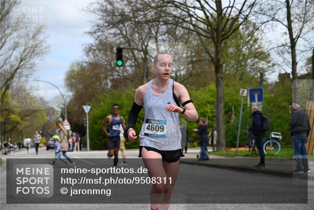 12.04.2026 - 45. Internationalen Wilhelmsburger Insellauf J. Mangold http://msf.ph/oto/9508311 12.04.2026 12:52:18 Ziel 5758, 2033, 4571, 2414, 4609, 5779, 4346, 5763 meine-sportfotos.de
