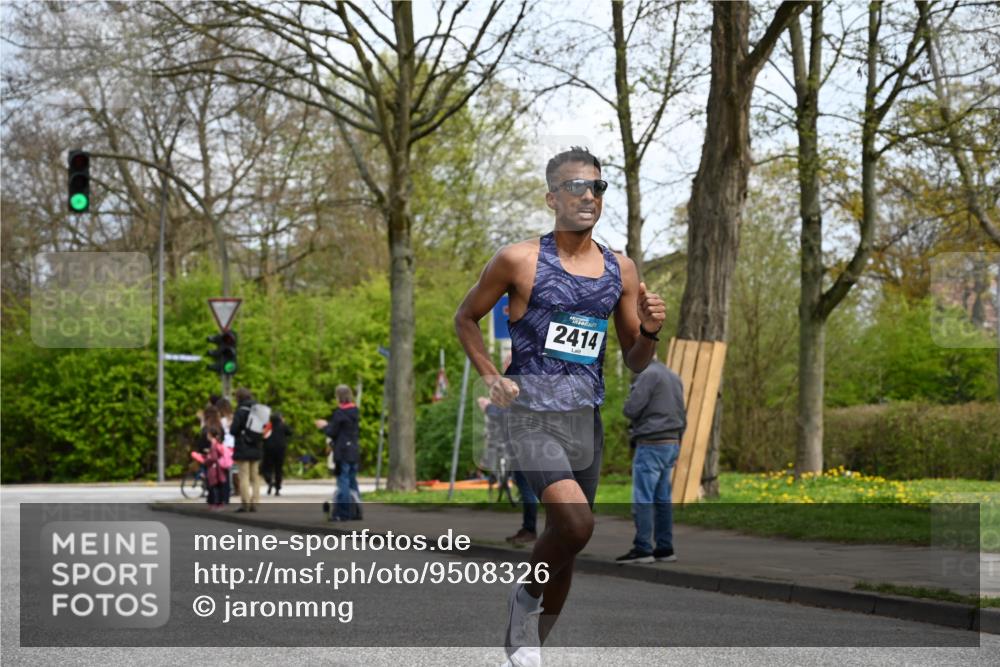 12.04.2026 - 45. Internationalen Wilhelmsburger Insellauf J. Mangold http://msf.ph/oto/9508326 12.04.2026 12:52:20 Ziel 5758, 2033, 4571, 2414, 4609, 5779, 5779, 4346, 5763, 2896 meine-sportfotos.de