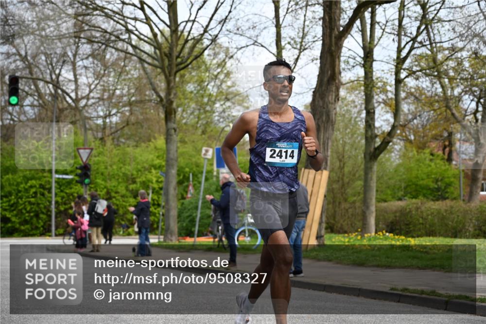 12.04.2026 - 45. Internationalen Wilhelmsburger Insellauf J. Mangold http://msf.ph/oto/9508327 12.04.2026 12:52:20 Ziel 5758, 2033, 4571, 2414, 4609, 5779, 5779, 4346, 5763, 2896 meine-sportfotos.de