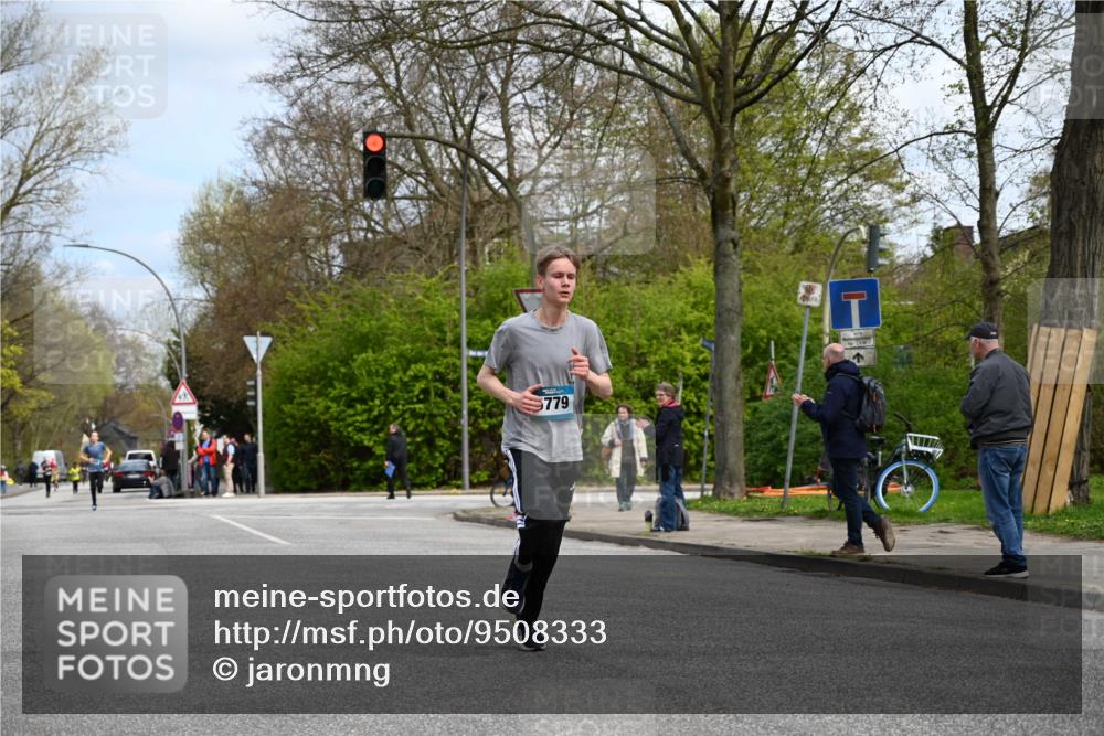 12.04.2026 - 45. Internationalen Wilhelmsburger Insellauf J. Mangold http://msf.ph/oto/9508333 12.04.2026 12:52:28 Ziel 2414, 4609, 5779, 4346, 5763, 2896, 5621, 4879, 4891, 5127, 2218 meine-sportfotos.de
