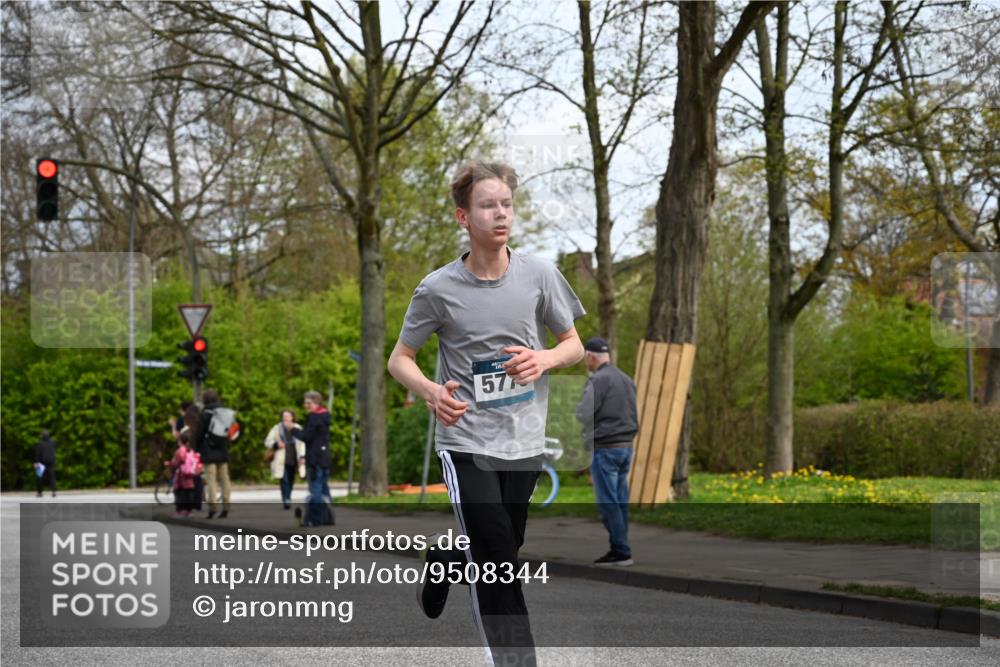 12.04.2026 - 45. Internationalen Wilhelmsburger Insellauf J. Mangold http://msf.ph/oto/9508344 12.04.2026 12:52:28 Ziel 2414, 4609, 5779, 4346, 5763, 2896, 5621, 4879, 4891, 5127, 2218 meine-sportfotos.de