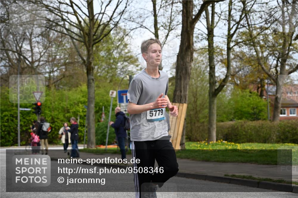 12.04.2026 - 45. Internationalen Wilhelmsburger Insellauf J. Mangold http://msf.ph/oto/9508346 12.04.2026 12:52:29 Ziel 2414, 4609, 5779, 4346, 5763, 2896, 5621, 4879, 4891, 5127, 2218 meine-sportfotos.de