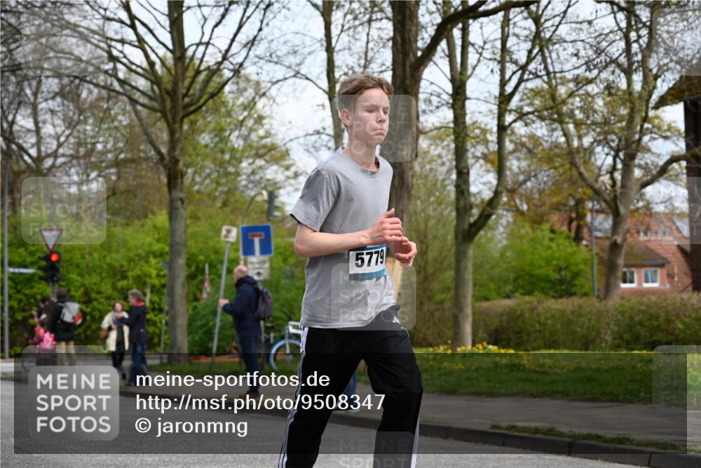 12.04.2026 - 45. Internationalen Wilhelmsburger Insellauf J. Mangold http://msf.ph/oto/9508347 12.04.2026 12:52:29 Ziel 2414, 4609, 5779, 4346, 5763, 2896, 5621, 4879, 4891, 5127, 2218 meine-sportfotos.de