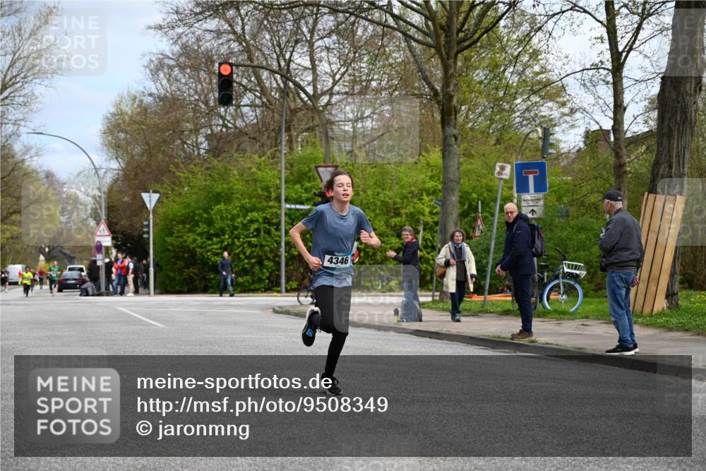 12.04.2026 - 45. Internationalen Wilhelmsburger Insellauf J. Mangold http://msf.ph/oto/9508349 12.04.2026 12:52:36 Ziel 4609, 5779, 4346, 5763, 2896, 5621, 4879, 4891, 5127, 5127, 2218, 4183, 3749, 3160 meine-sportfotos.de