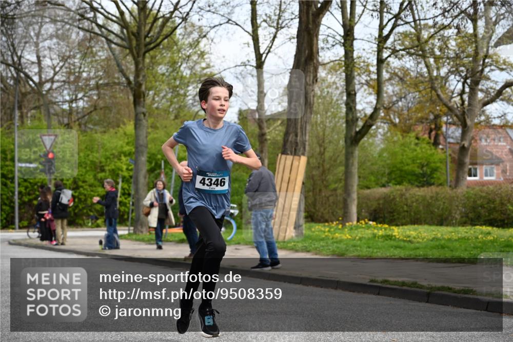 12.04.2026 - 45. Internationalen Wilhelmsburger Insellauf J. Mangold http://msf.ph/oto/9508359 12.04.2026 12:52:37 Ziel 4609, 5779, 4346, 5763, 2896, 5621, 4879, 4891, 5127, 2218, 4183, 3749, 3160 meine-sportfotos.de
