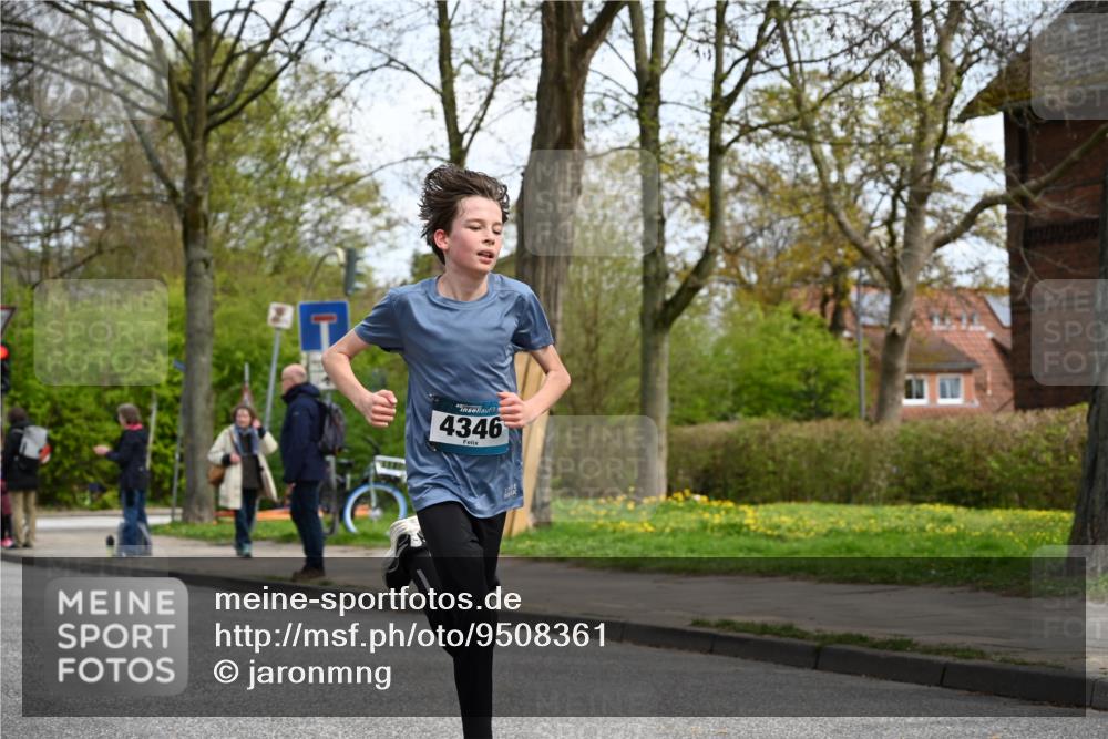 12.04.2026 - 45. Internationalen Wilhelmsburger Insellauf J. Mangold http://msf.ph/oto/9508361 12.04.2026 12:52:37 Ziel 4609, 5779, 4346, 5763, 2896, 5621, 4879, 4891, 5127, 2218, 4183, 3749, 3160 meine-sportfotos.de