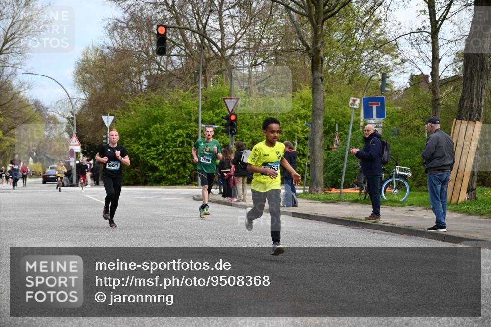 12.04.2026 - 45. Internationalen Wilhelmsburger Insellauf J. Mangold http://msf.ph/oto/9508368 12.04.2026 12:52:48 Ziel 4346, 5763, 2896, 5621, 4879, 4891, 5127, 5127, 2218, 4183, 3749, 3160, 5628, 5447, 5464, 5358 meine-sportfotos.de