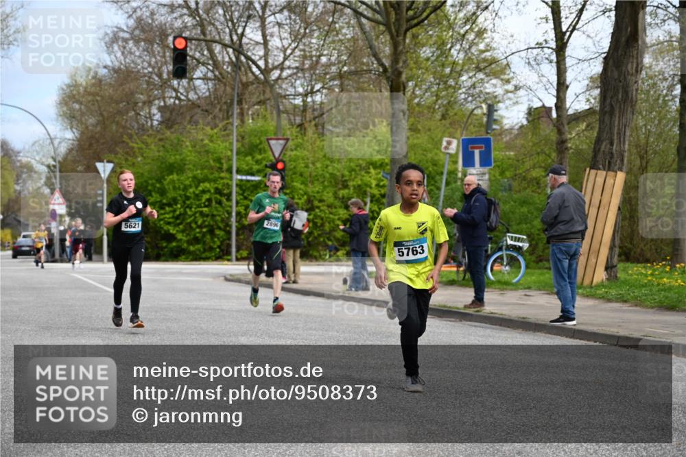 12.04.2026 - 45. Internationalen Wilhelmsburger Insellauf J. Mangold http://msf.ph/oto/9508373 12.04.2026 12:52:49 Ziel 4346, 5763, 2896, 5621, 4879, 4891, 5127, 2218, 4183, 3749, 3160, 5628, 5447, 5464, 5358 meine-sportfotos.de