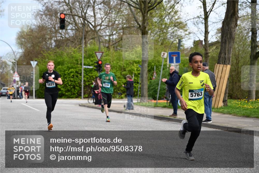12.04.2026 - 45. Internationalen Wilhelmsburger Insellauf J. Mangold http://msf.ph/oto/9508378 12.04.2026 12:52:49 Ziel 4346, 5763, 2896, 5621, 4879, 4891, 5127, 2218, 4183, 3749, 3160, 5628, 5447, 5464, 5358 meine-sportfotos.de