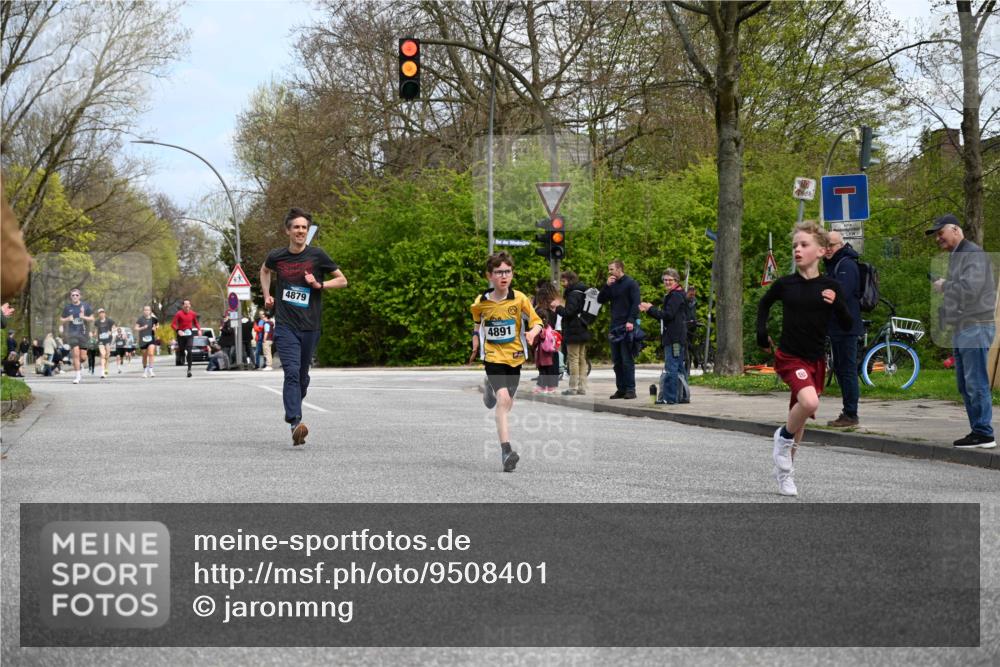 12.04.2026 - 45. Internationalen Wilhelmsburger Insellauf J. Mangold http://msf.ph/oto/9508401 12.04.2026 12:52:56 Ziel 5763, 2896, 5621, 4879, 4891, 5127, 2218, 4183, 3749, 3160, 5628, 5447, 5464, 5358, 5358 meine-sportfotos.de