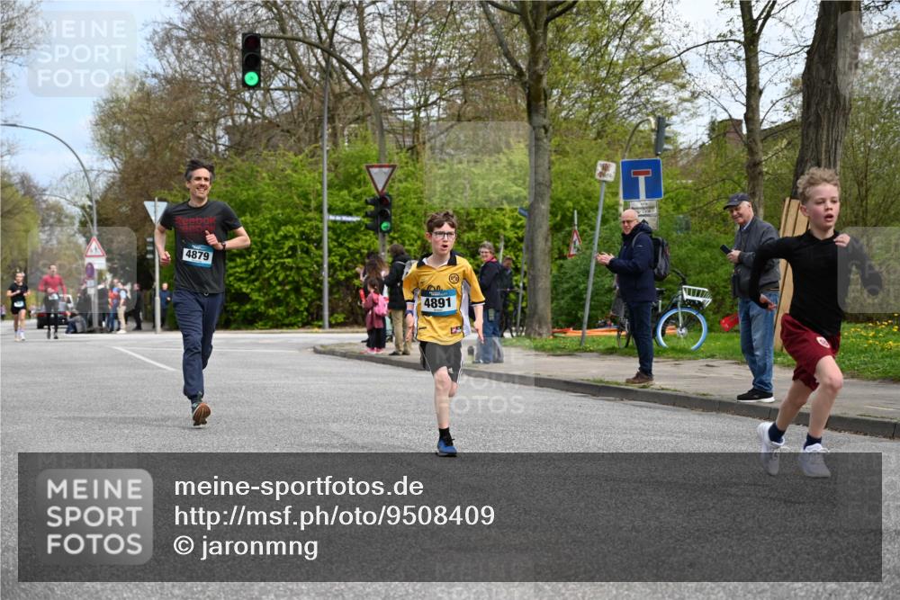 12.04.2026 - 45. Internationalen Wilhelmsburger Insellauf J. Mangold http://msf.ph/oto/9508409 12.04.2026 12:52:57 Ziel 5763, 2896, 5621, 4879, 4891, 5127, 2218, 4183, 3749, 3749, 3160, 5628, 5447, 5464, 5358 meine-sportfotos.de