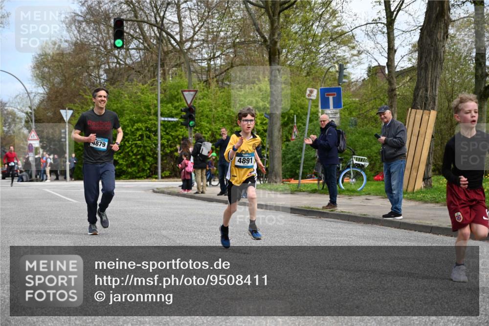 12.04.2026 - 45. Internationalen Wilhelmsburger Insellauf J. Mangold http://msf.ph/oto/9508411 12.04.2026 12:52:57 Ziel 5763, 2896, 5621, 4879, 4891, 5127, 2218, 4183, 3749, 3749, 3160, 5628, 5447, 5464, 5358 meine-sportfotos.de