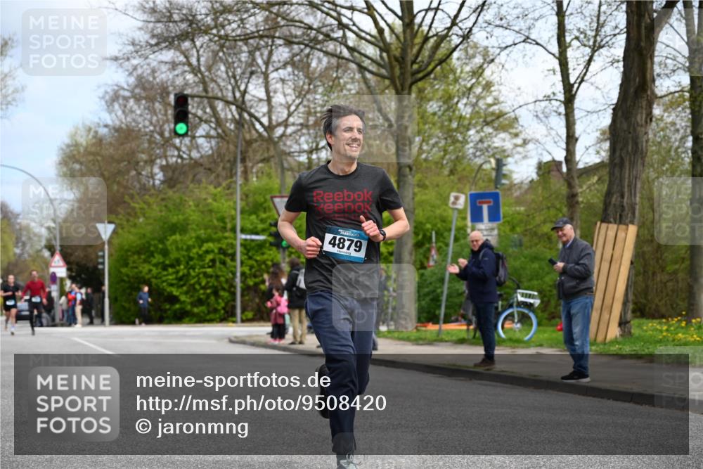 12.04.2026 - 45. Internationalen Wilhelmsburger Insellauf J. Mangold http://msf.ph/oto/9508420 12.04.2026 12:52:58 Ziel 5763, 2896, 5621, 4879, 4891, 5127, 2218, 4183, 3749, 3160, 3160, 5628, 5447, 5464, 5358 meine-sportfotos.de
