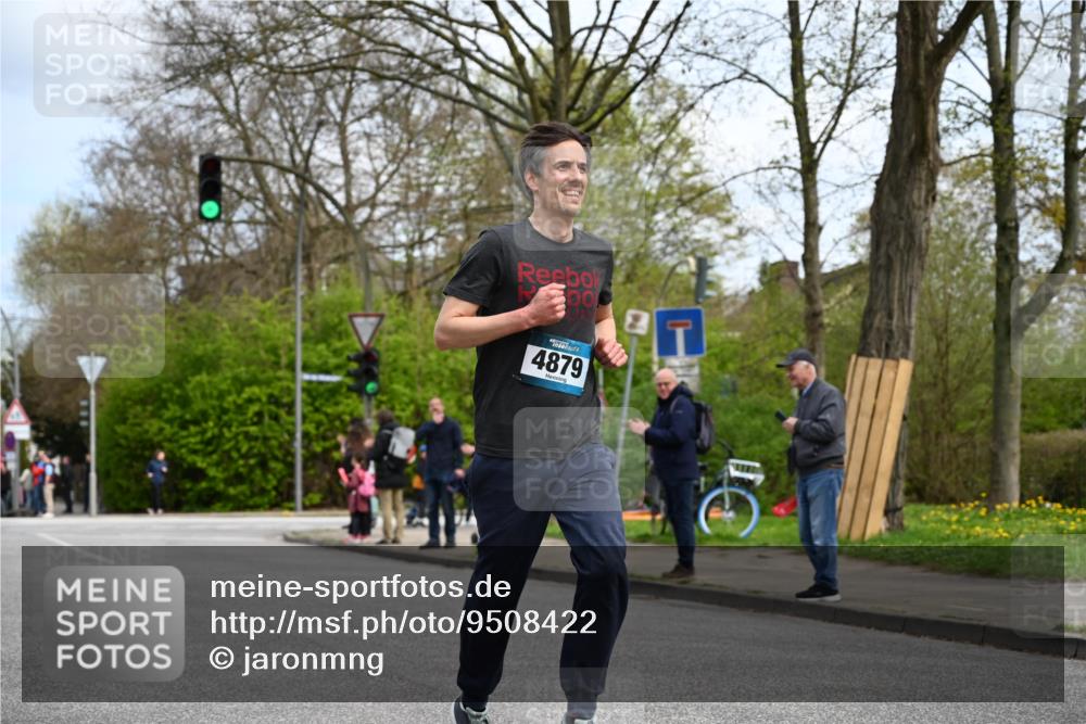 12.04.2026 - 45. Internationalen Wilhelmsburger Insellauf J. Mangold http://msf.ph/oto/9508422 12.04.2026 12:52:58 Ziel 5763, 2896, 5621, 4879, 4891, 5127, 2218, 4183, 3749, 3160, 3160, 5628, 5447, 5464, 5358 meine-sportfotos.de