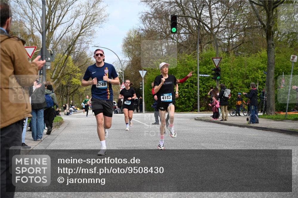 12.04.2026 - 45. Internationalen Wilhelmsburger Insellauf J. Mangold http://msf.ph/oto/9508430 12.04.2026 12:53:04 Ziel 5763, 2896, 5621, 4879, 4891, 5127, 2218, 4183, 3749, 3160, 5628, 5447, 5464, 5358, 3293, 4317 meine-sportfotos.de