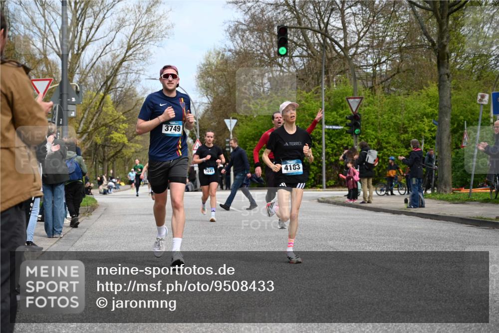 12.04.2026 - 45. Internationalen Wilhelmsburger Insellauf J. Mangold http://msf.ph/oto/9508433 12.04.2026 12:53:04 Ziel 5763, 2896, 5621, 4879, 4891, 5127, 2218, 4183, 3749, 3160, 5628, 5447, 5464, 5358, 3293, 4317 meine-sportfotos.de