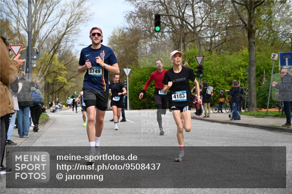 12.04.2026 - 45. Internationalen Wilhelmsburger Insellauf J. Mangold http://msf.ph/oto/9508437 12.04.2026 12:53:05 Ziel 5763, 2896, 5621, 4879, 4891, 5127, 2218, 4183, 3749, 3160, 5628, 5447, 5464, 5358, 3293, 4317, 5227 meine-sportfotos.de