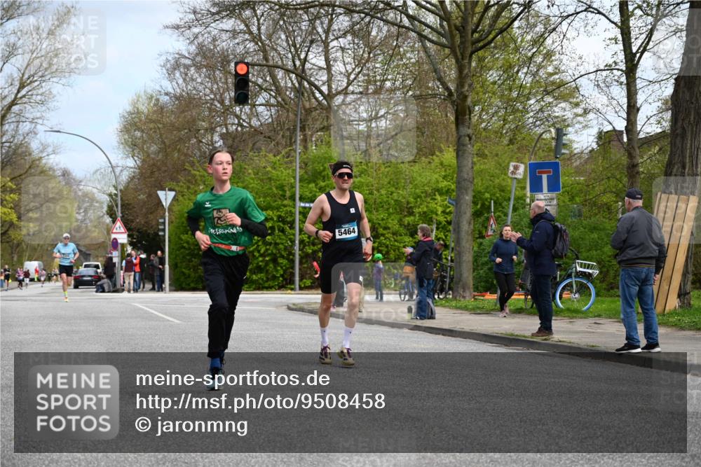 12.04.2026 - 45. Internationalen Wilhelmsburger Insellauf J. Mangold http://msf.ph/oto/9508458 12.04.2026 12:53:13 Ziel 5127, 2218, 4183, 3749, 3160, 5628, 5447, 5464, 5358, 3293, 4317, 5227, 3294, 3520, 5143, 5754, 4592, 4455, 4037 meine-sportfotos.de