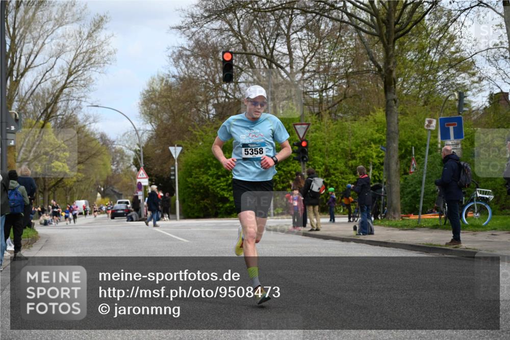 12.04.2026 - 45. Internationalen Wilhelmsburger Insellauf J. Mangold http://msf.ph/oto/9508473 12.04.2026 12:53:19 Ziel 4183, 3749, 3160, 5628, 5447, 5464, 5358, 3293, 4317, 5227, 3294, 3520, 5143, 5754, 4592, 4455, 4037, 5784, 5785, 4658 meine-sportfotos.de
