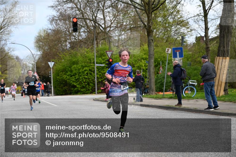 12.04.2026 - 45. Internationalen Wilhelmsburger Insellauf J. Mangold http://msf.ph/oto/9508491 12.04.2026 12:53:33 Ziel 5358, 3293, 4317, 5227, 3294, 3520, 5143, 5754, 5754, 4592, 4455, 4037, 5784, 5785, 4658, 5787, 3254, 5788, 3000, 4823 meine-sportfotos.de