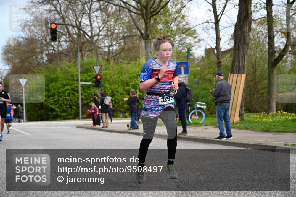 12.04.2026 - 45. Internationalen Wilhelmsburger Insellauf J. Mangold http://msf.ph/oto/9508497 12.04.2026 12:53:34 Ziel 3293, 4317, 5227, 3294, 3520, 5143, 5754, 4592, 4592, 4455, 4037, 5784, 5785, 4658, 5787, 5787, 3254, 5788, 3000, 4823 meine-sportfotos.de