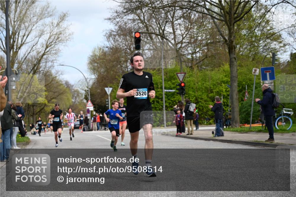 12.04.2026 - 45. Internationalen Wilhelmsburger Insellauf J. Mangold http://msf.ph/oto/9508514 12.04.2026 12:53:36 Ziel 3293, 4317, 5227, 3294, 3520, 5143, 5754, 4592, 4455, 4037, 5784, 5785, 4658, 5787, 3254, 3254, 5788, 3000, 4823 meine-sportfotos.de