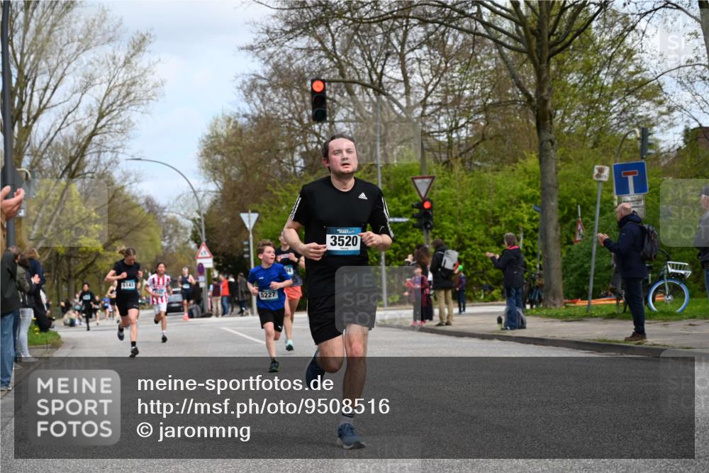 12.04.2026 - 45. Internationalen Wilhelmsburger Insellauf J. Mangold http://msf.ph/oto/9508516 12.04.2026 12:53:36 Ziel 3293, 4317, 5227, 3294, 3520, 5143, 5754, 4592, 4455, 4037, 5784, 5785, 4658, 5787, 3254, 3254, 5788, 3000, 4823 meine-sportfotos.de