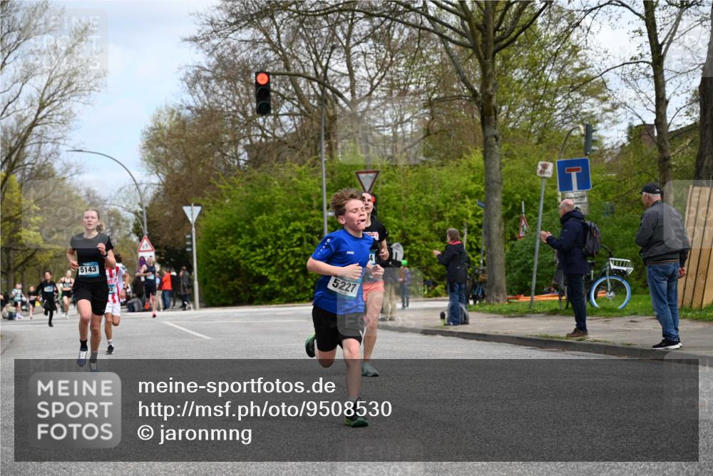 12.04.2026 - 45. Internationalen Wilhelmsburger Insellauf J. Mangold http://msf.ph/oto/9508530 12.04.2026 12:53:38 Ziel 3293, 4317, 5227, 3294, 3520, 5143, 5754, 4592, 4455, 4037, 5784, 5784, 5785, 4658, 5787, 3254, 5788, 3000, 4823, 5743 meine-sportfotos.de
