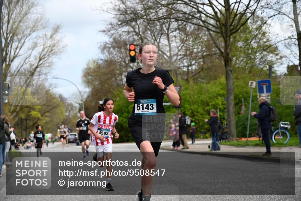 12.04.2026 - 45. Internationalen Wilhelmsburger Insellauf J. Mangold http://msf.ph/oto/9508547 12.04.2026 12:53:40 Ziel 3293, 4317, 5227, 3294, 3520, 5143, 5754, 4592, 4455, 4037, 5784, 5785, 4658, 5787, 3254, 5788, 3000, 4823, 5743, 4924 meine-sportfotos.de