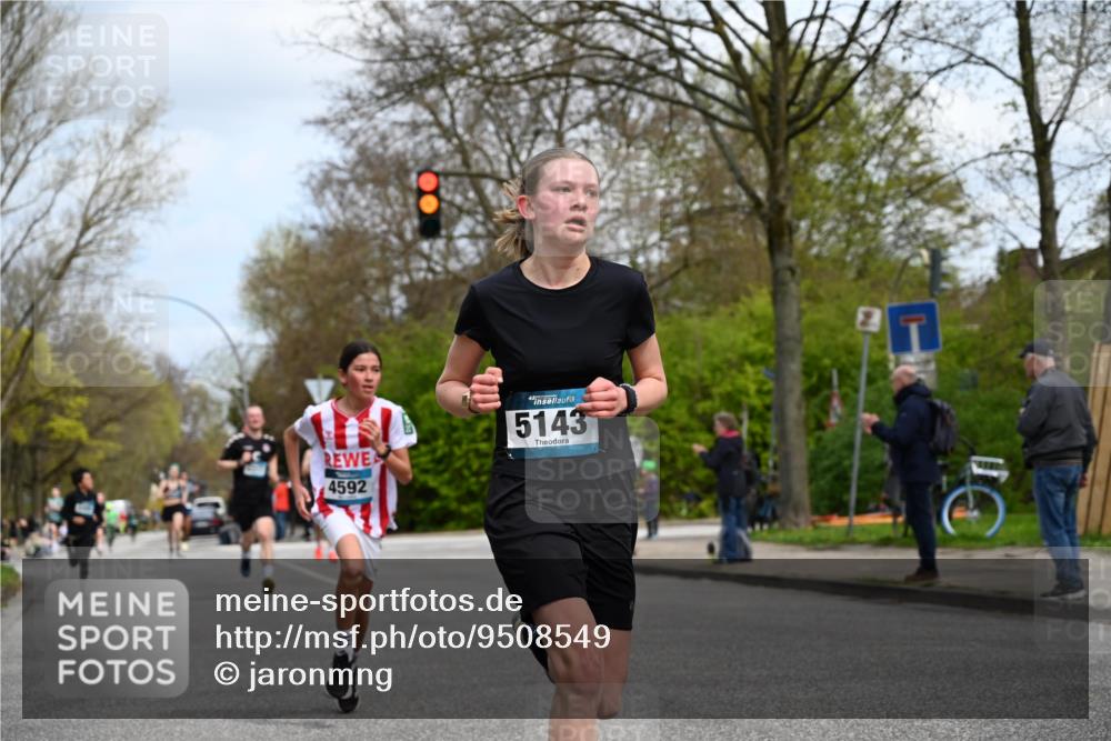 12.04.2026 - 45. Internationalen Wilhelmsburger Insellauf J. Mangold http://msf.ph/oto/9508549 12.04.2026 12:53:40 Ziel 3293, 4317, 5227, 3294, 3520, 5143, 5754, 4592, 4455, 4037, 5784, 5785, 4658, 5787, 3254, 5788, 3000, 4823, 5743, 4924 meine-sportfotos.de