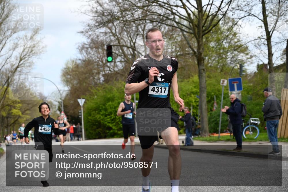 12.04.2026 - 45. Internationalen Wilhelmsburger Insellauf J. Mangold http://msf.ph/oto/9508571 12.04.2026 12:53:44 Ziel 3293, 4317, 5227, 3294, 3520, 5143, 5754, 4592, 4455, 4037, 5784, 5785, 4658, 5787, 3254, 5788, 3000, 4823, 5743, 4924 meine-sportfotos.de