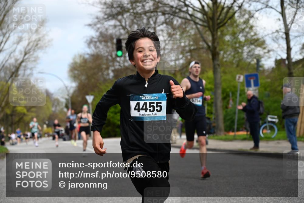 12.04.2026 - 45. Internationalen Wilhelmsburger Insellauf J. Mangold http://msf.ph/oto/9508580 12.04.2026 12:53:45 Ziel 3293, 4317, 5227, 3294, 3520, 5143, 5754, 4592, 4455, 4037, 5784, 5785, 4658, 5787, 3254, 5788, 3000, 4823, 3000, 4823, 5743, 4924, 5630, 5858 meine-sportfotos.de