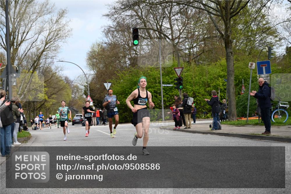 12.04.2026 - 45. Internationalen Wilhelmsburger Insellauf J. Mangold http://msf.ph/oto/9508586 12.04.2026 12:53:47 Ziel 3293, 4317, 5227, 3294, 3520, 5143, 5754, 4592, 4455, 4037, 5784, 5785, 4658, 5787, 3254, 5788, 3000, 4823, 5743, 4924, 5630, 5858, 3661, 2852, 2085 meine-sportfotos.de