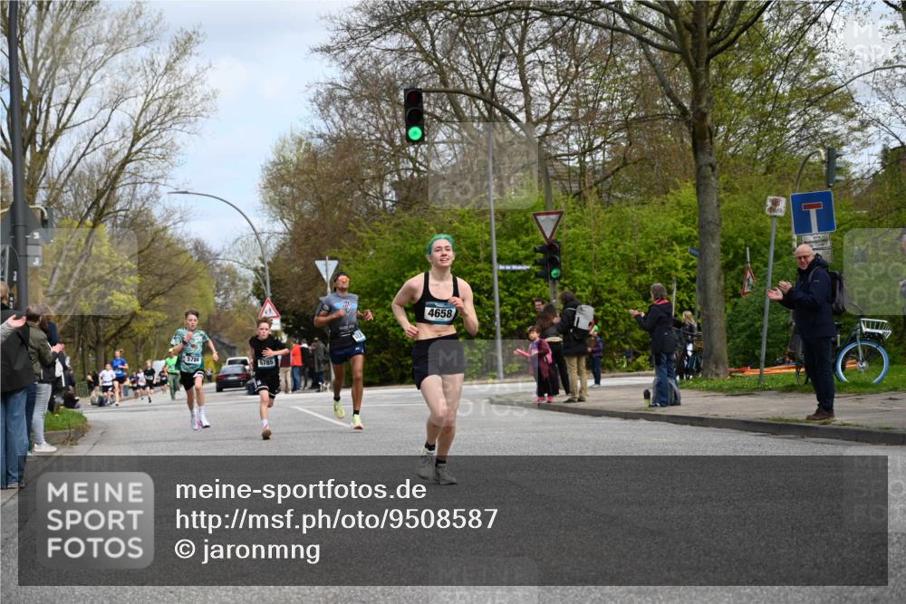 12.04.2026 - 45. Internationalen Wilhelmsburger Insellauf J. Mangold http://msf.ph/oto/9508587 12.04.2026 12:53:47 Ziel 3293, 4317, 5227, 3294, 3520, 5143, 5754, 4592, 4455, 4037, 5784, 5785, 4658, 5787, 3254, 5788, 3000, 4823, 5743, 4924, 5630, 5858, 3661, 2852, 2085 meine-sportfotos.de