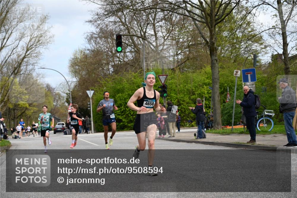 12.04.2026 - 45. Internationalen Wilhelmsburger Insellauf J. Mangold http://msf.ph/oto/9508594 12.04.2026 12:53:47 Ziel 3293, 4317, 5227, 3294, 3520, 5143, 5754, 4592, 4455, 4037, 5784, 5785, 4658, 5787, 3254, 5788, 3000, 4823, 5743, 4924, 5630, 5858, 3661, 2852, 2085 meine-sportfotos.de