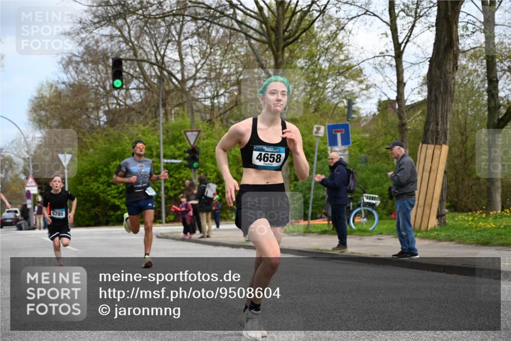 12.04.2026 - 45. Internationalen Wilhelmsburger Insellauf J. Mangold http://msf.ph/oto/9508604 12.04.2026 12:53:48 Ziel 3293, 4317, 5227, 3294, 3520, 5143, 5754, 4592, 4455, 4037, 5784, 5785, 4658, 5787, 3254, 3254, 5788, 3000, 4823, 5743, 4924, 5630, 5858, 3661, 2852, 2085 meine-sportfotos.de