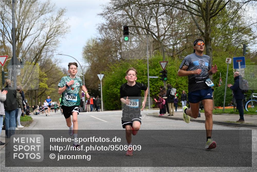 12.04.2026 - 45. Internationalen Wilhelmsburger Insellauf J. Mangold http://msf.ph/oto/9508609 12.04.2026 12:53:50 Ziel 4317, 5227, 3294, 3520, 5143, 5754, 4592, 4455, 4037, 5784, 5785, 4658, 5787, 3254, 5788, 3000, 4823, 5743, 4924, 5630, 5858, 3661, 2852, 2085 meine-sportfotos.de