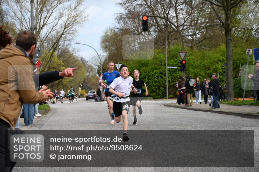 12.04.2026 - 45. Internationalen Wilhelmsburger Insellauf J. Mangold http://msf.ph/oto/9508624 12.04.2026 12:53:57 Ziel 5143, 5754, 4592, 4455, 4037, 5784, 5785, 4658, 5787, 3254, 5788, 3000, 4823, 3000, 4823, 5743, 4924, 5630, 5858, 5630, 5858, 3661, 2852, 2085, 5016 meine-sportfotos.de