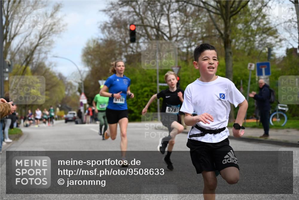 12.04.2026 - 45. Internationalen Wilhelmsburger Insellauf J. Mangold http://msf.ph/oto/9508633 12.04.2026 12:53:58 Ziel 5754, 4592, 4455, 4037, 5784, 5785, 4658, 5787, 3254, 5788, 3000, 4823, 5743, 4924, 5630, 5858, 3661, 2852, 3661, 2852, 2085, 5016 meine-sportfotos.de
