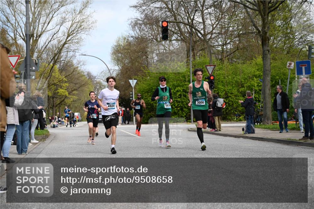 12.04.2026 - 45. Internationalen Wilhelmsburger Insellauf J. Mangold http://msf.ph/oto/9508658 12.04.2026 12:54:09 Ziel 5787, 3254, 5788, 3000, 4823, 5743, 4924, 5630, 5858, 5630, 5858, 3661, 2852, 2085, 5016, 3157, 5283 meine-sportfotos.de