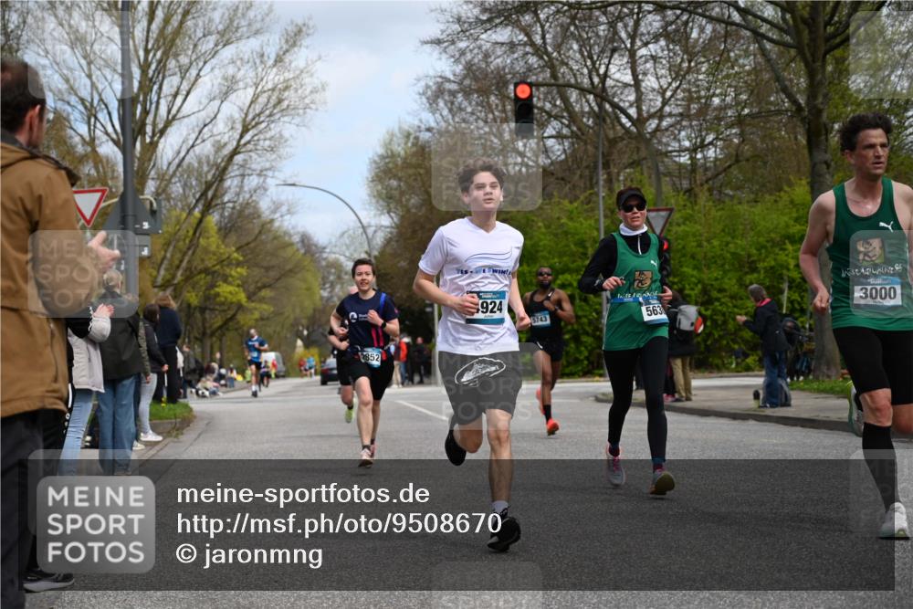12.04.2026 - 45. Internationalen Wilhelmsburger Insellauf J. Mangold http://msf.ph/oto/9508670 12.04.2026 12:54:10 Ziel 5787, 3254, 5788, 3000, 4823, 5743, 4924, 5630, 5858, 3661, 2852, 3661, 2852, 2085, 5016, 3157, 5283, 3163, 4472 meine-sportfotos.de