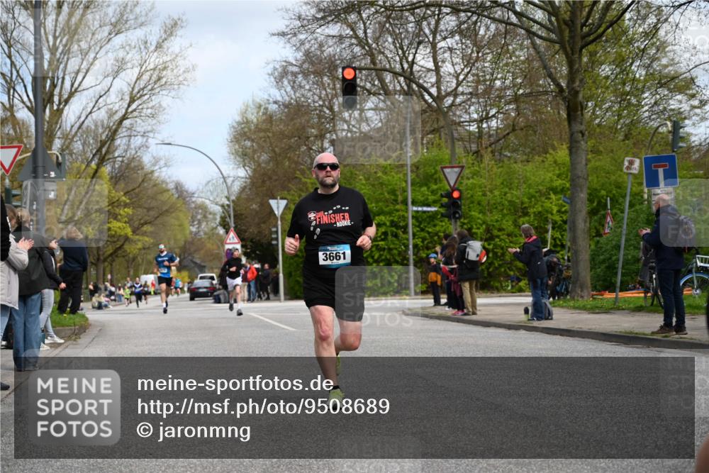 12.04.2026 - 45. Internationalen Wilhelmsburger Insellauf J. Mangold http://msf.ph/oto/9508689 12.04.2026 12:54:13 Ziel 3254, 5788, 3000, 4823, 5743, 4924, 5630, 5858, 3661, 2852, 2085, 5016, 3157, 5283, 3163, 4472, 5478 meine-sportfotos.de