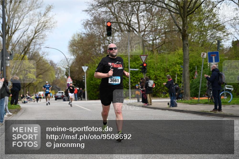 12.04.2026 - 45. Internationalen Wilhelmsburger Insellauf J. Mangold http://msf.ph/oto/9508692 12.04.2026 12:54:13 Ziel 3254, 5788, 3000, 4823, 5743, 4924, 5630, 5858, 3661, 2852, 2085, 5016, 3157, 5283, 3163, 4472, 5478 meine-sportfotos.de